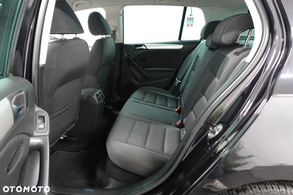 Volkswagen Golf 1.6 TDI DPF Comfortline - 25