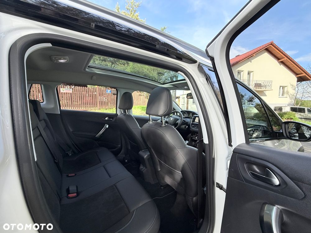Peugeot 2008 PureTech 110 Stop&Start Crossway - 32