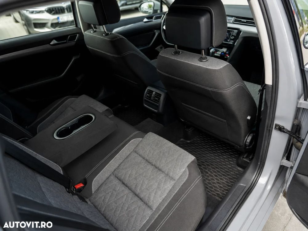VOLKSWAGEN Passat 2023 — imagine 16