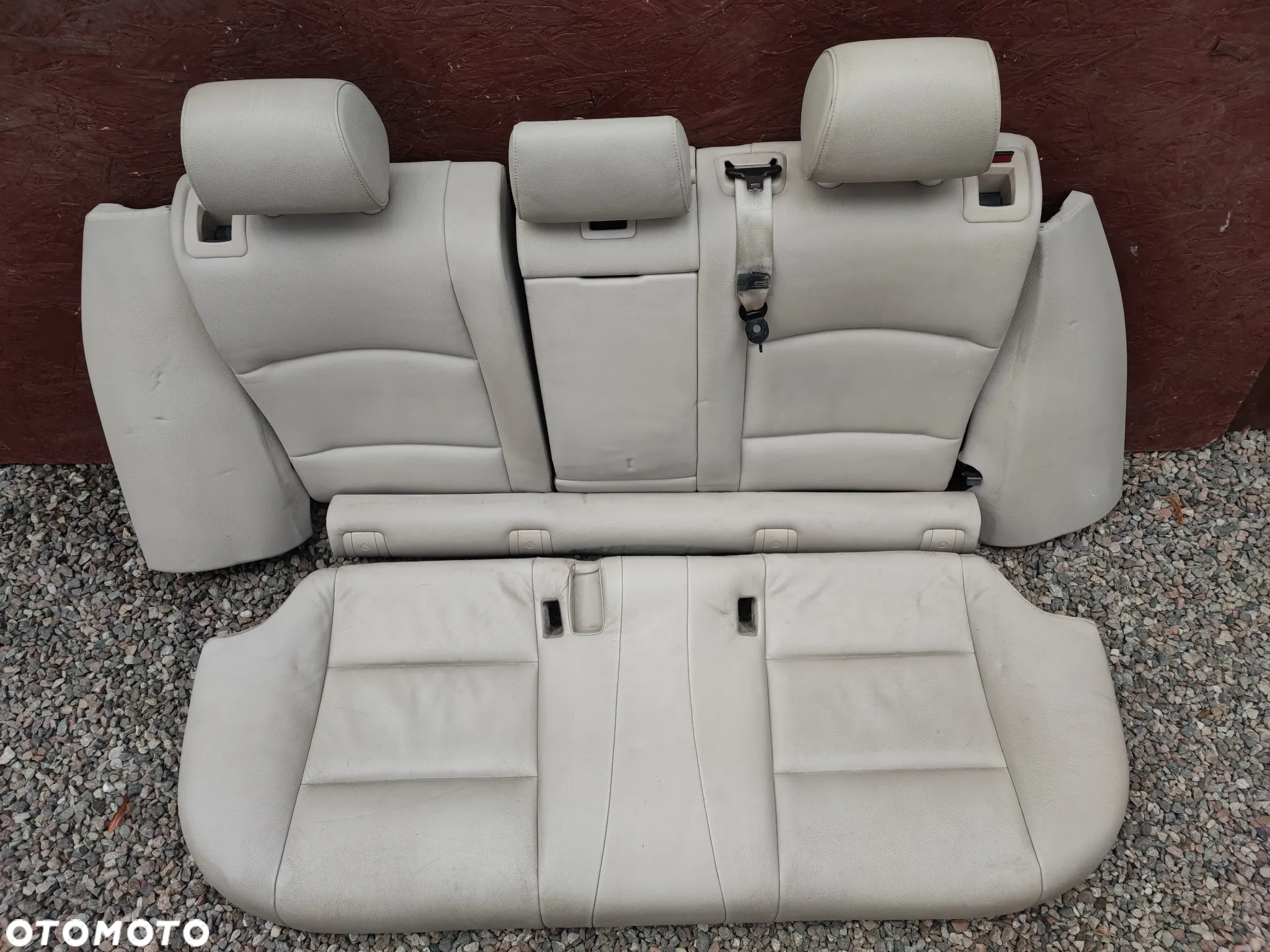 BMW F11 / F11N ORYGINALNA KANAPA TYŁ W KOLORZE DAKOTA OYSTER / BEŻOWA + PODŁOKIETNIK O NR. 7 254 260 OEM W DOBRYM STANIE - 2