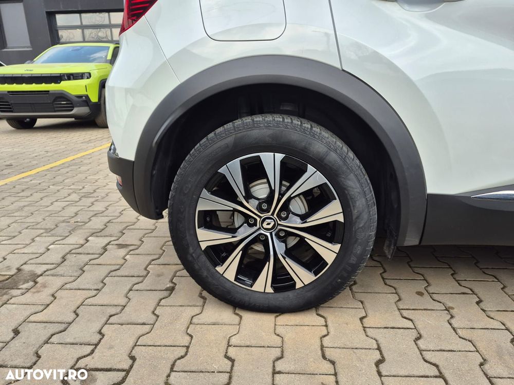 Renault Captur 140 EDC MHEV Techno - 32