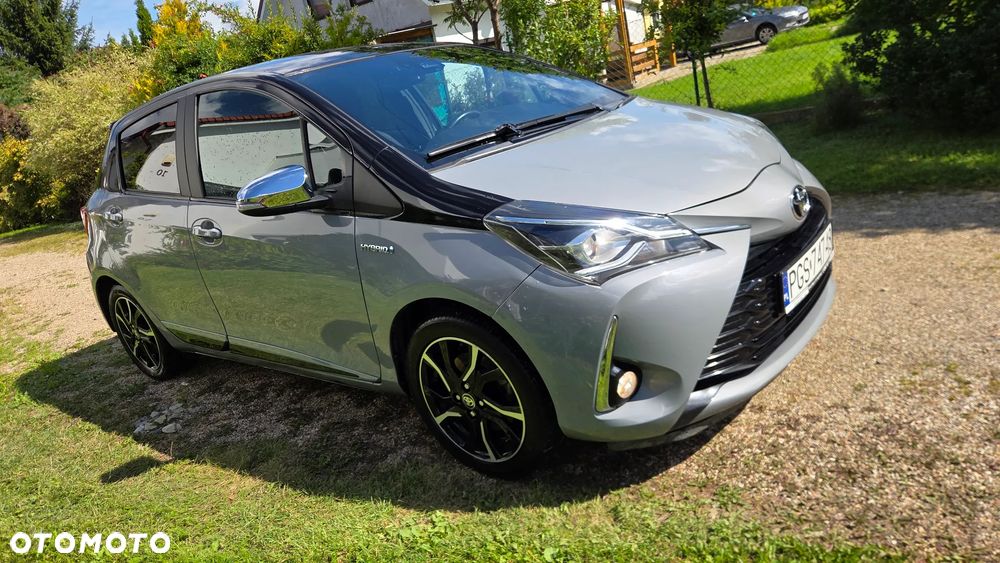 Toyota Yaris Hybrid 100 Selection Platinum - 4