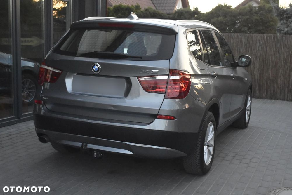 BMW X3 xDrive20i Advantage - 5