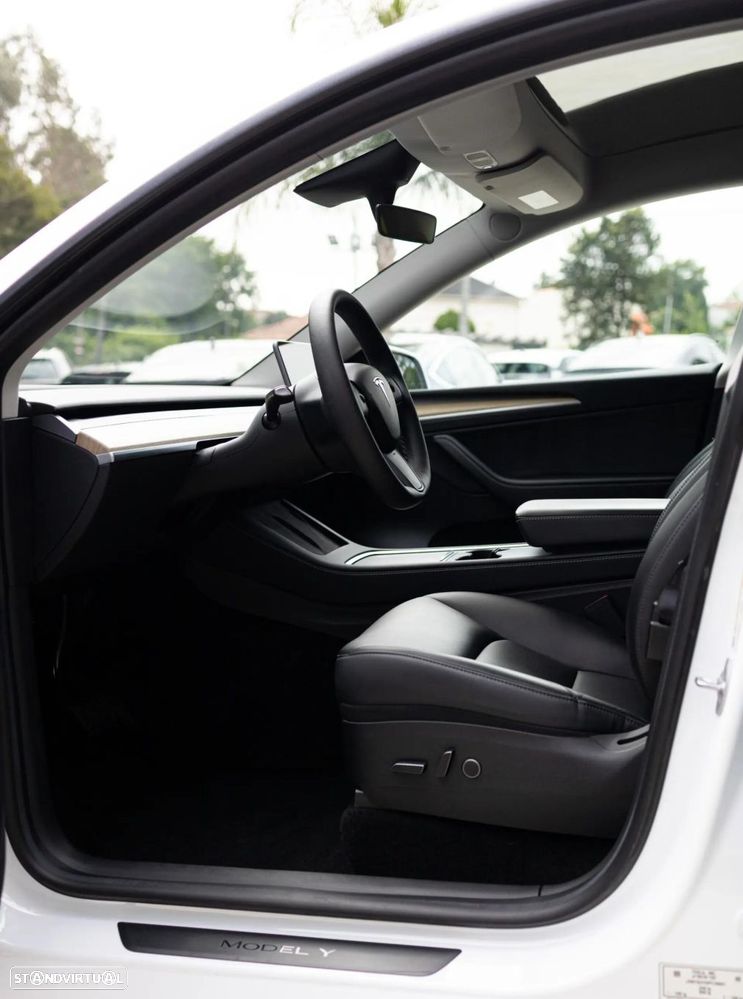 Tesla Model Y Standard - 13