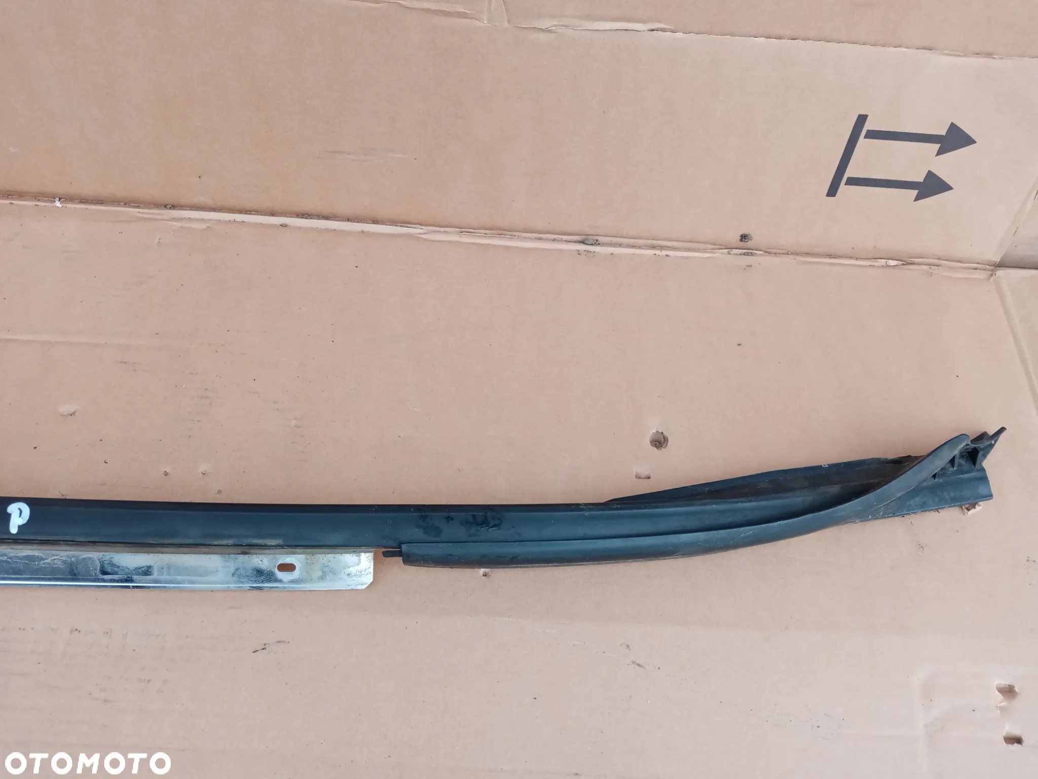 Listwa szyby czołowej prawy przód Nissan Almera Tino - 3
