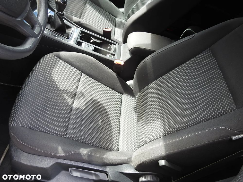 Volkswagen Golf - 14