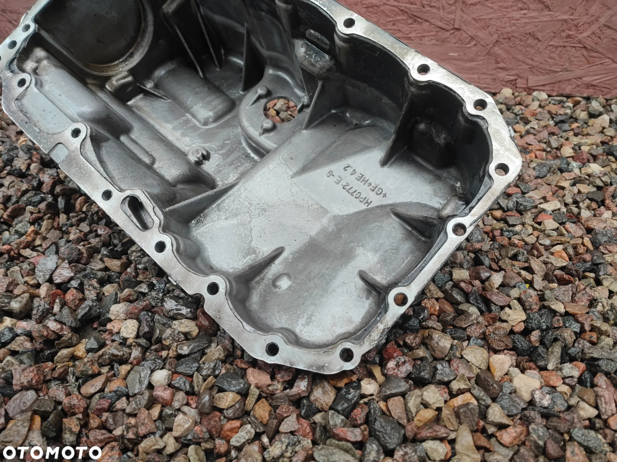 BMW E81 / E82 / E87 / E90 / E91 / E92 ORYGINALNA MISKA OLEJOWA / MISA OLEJU ALUMINIOWA DO SILNIKÓW GAMY N47 ( 1.8D / 2.0D ) O NR. 11 13 8 510 206 OEM W DABRDZO DOBRYM STANIE - 10