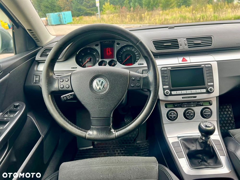 Volkswagen Passat - 21