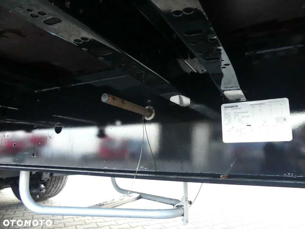 Kassbohrer MEGA / FIRANKA / OŚ PODNOSZONA / 3 SZTUKI / - 20