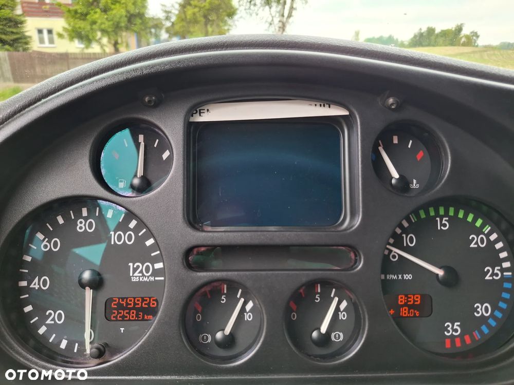 DAF LF 45.180 Wywrotka 3 Stronna + Hydroburta HDS HIAB Żuraw Dźwig Sterowanie Radiowe Łyżka Chwytak Obrotowy Dzielone Burty Hak Klimatyzacja Niski Przebieg Blokada Mostu Oświetlenie Ostrzegawcze - 21