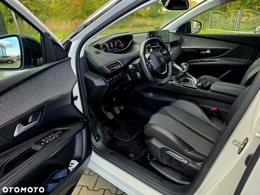 Peugeot 3008 1.2 PureTech Allure S&S - 23