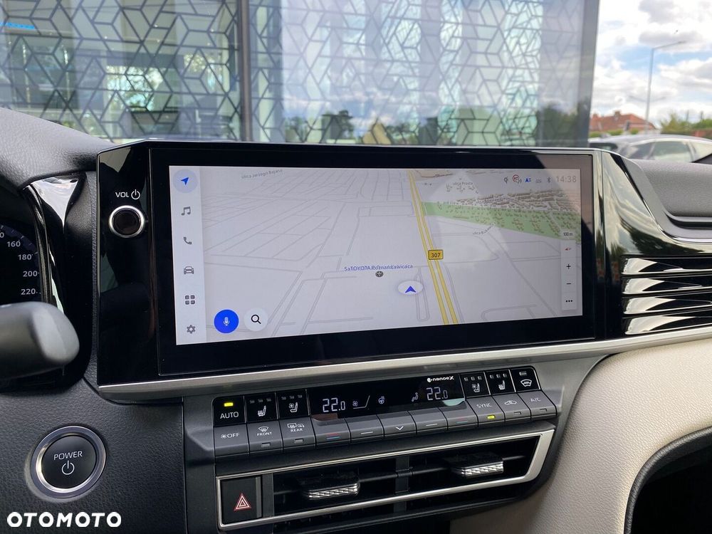 Toyota Camry - 17