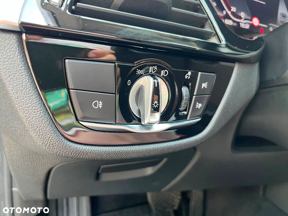 BMW Seria 5 520d M Sport - 35