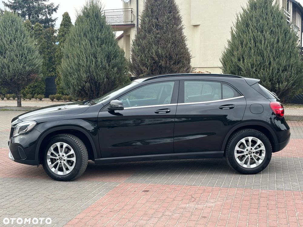 Mercedes-Benz GLA - 4