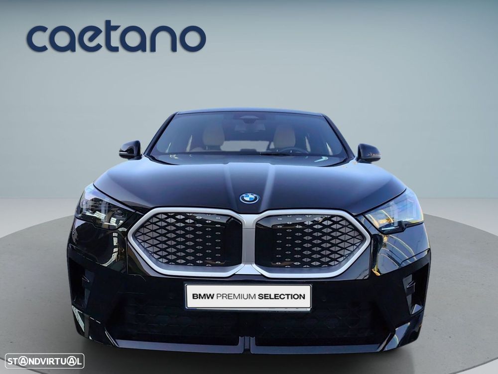 BMW iX2 eDrive20 Pack Desportivo M - 2