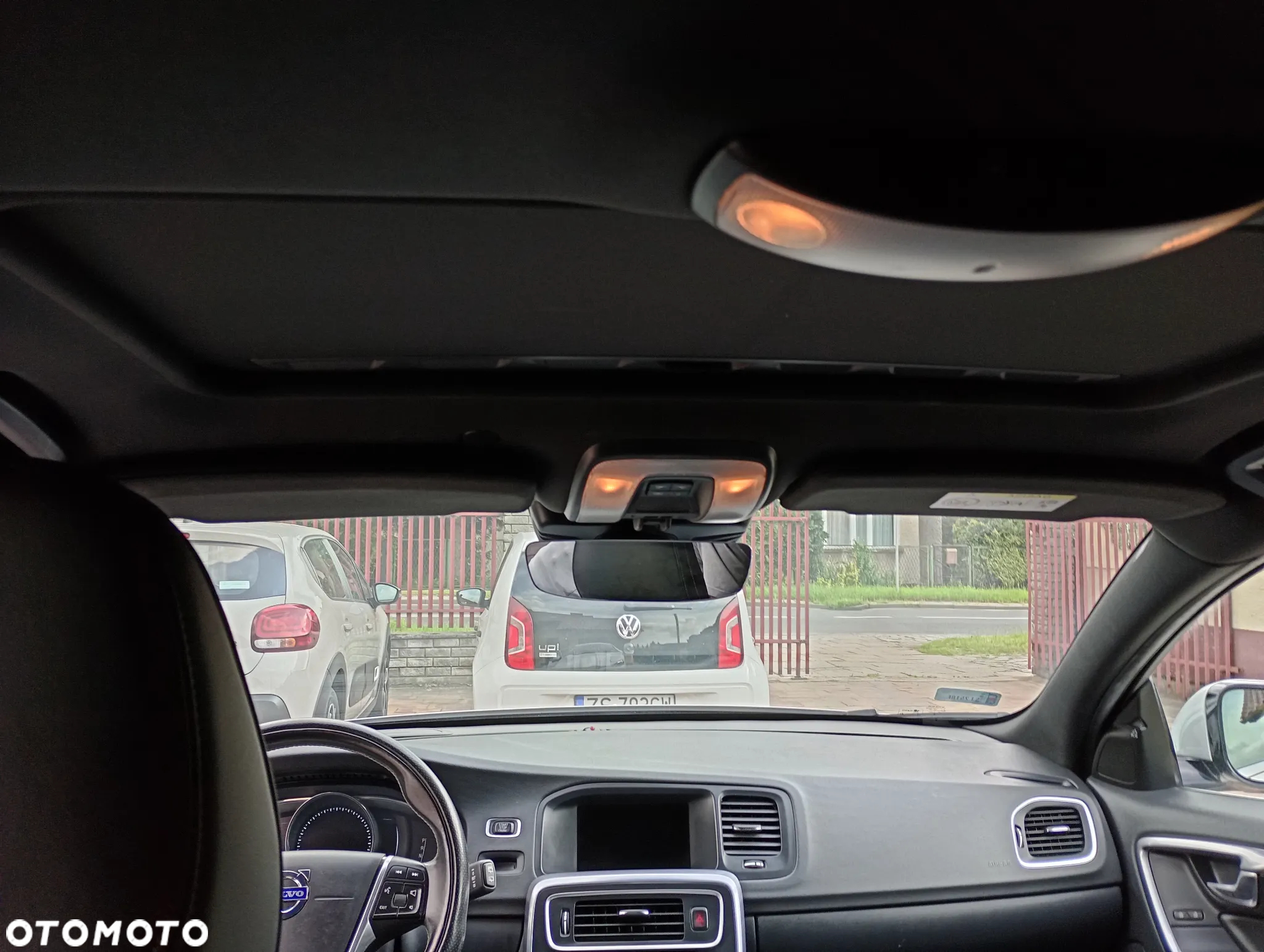 Volvo V60 D5 AWD R-Design Summum - 23