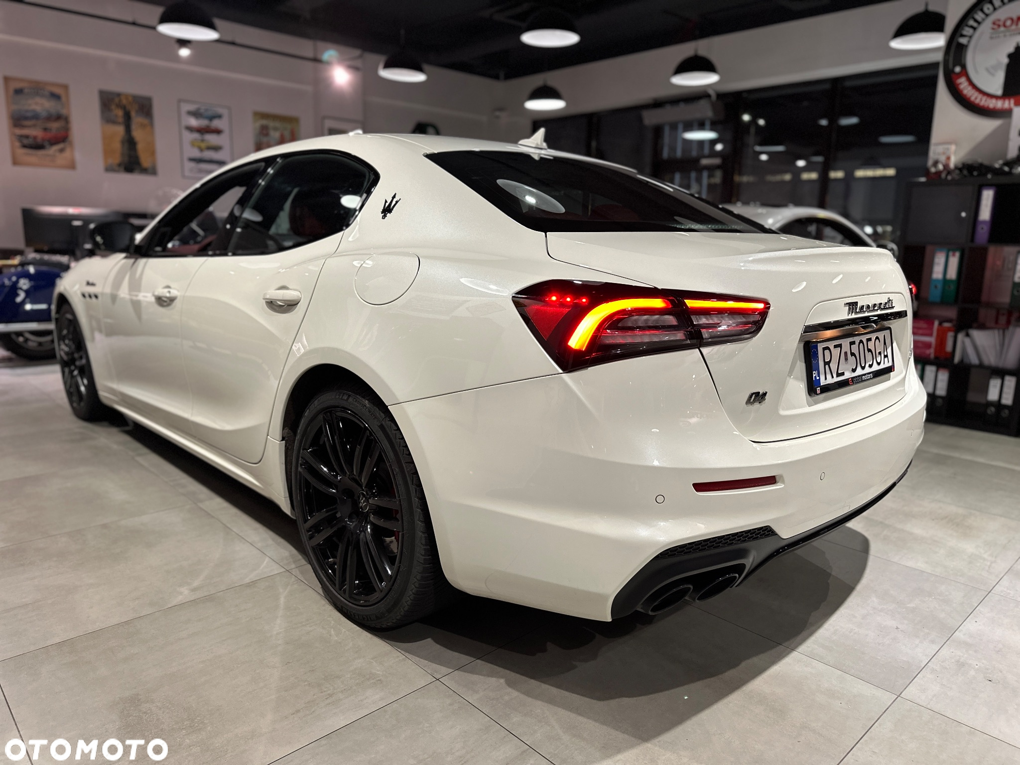 Maserati Ghibli - 4