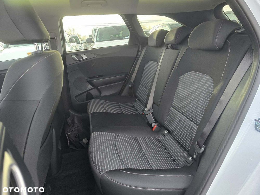 Kia Ceed - 22