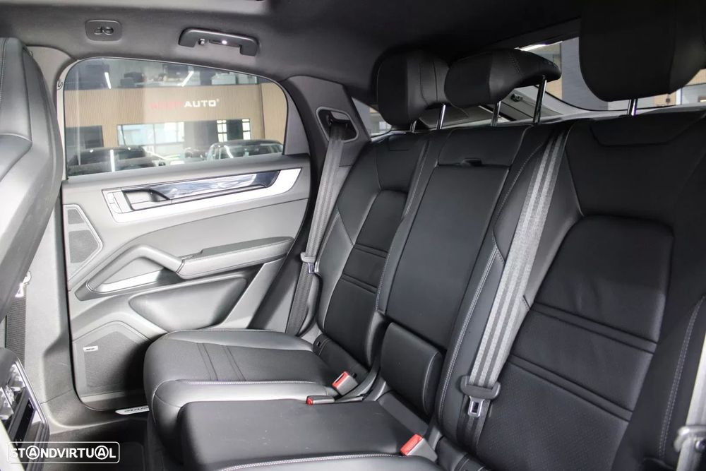 Porsche Cayenne Coupé E-Hybrid - 37