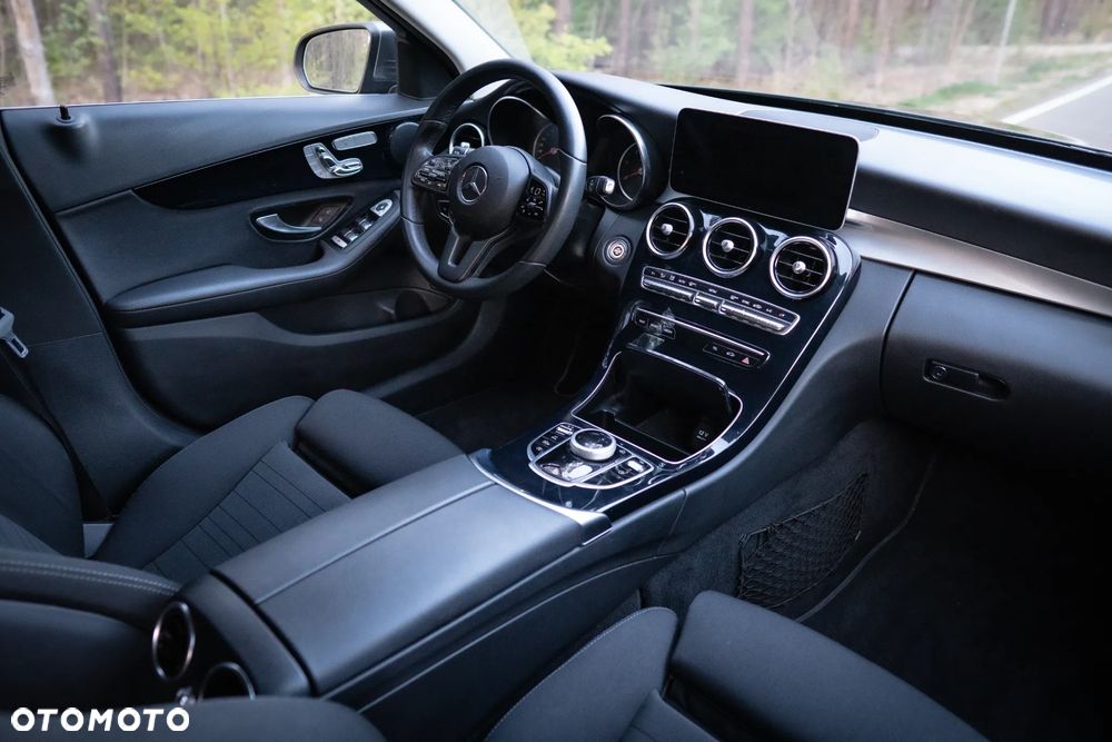 Mercedes-Benz Klasa C 200 d 9G-TRONIC - 19