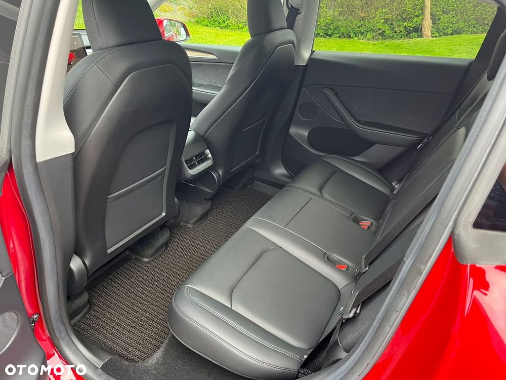 Tesla Model Y Long Range Dual Motor AWD - 18