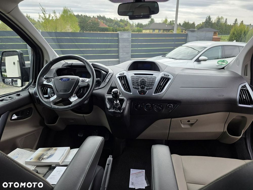 Ford Tourneo Custom - 29