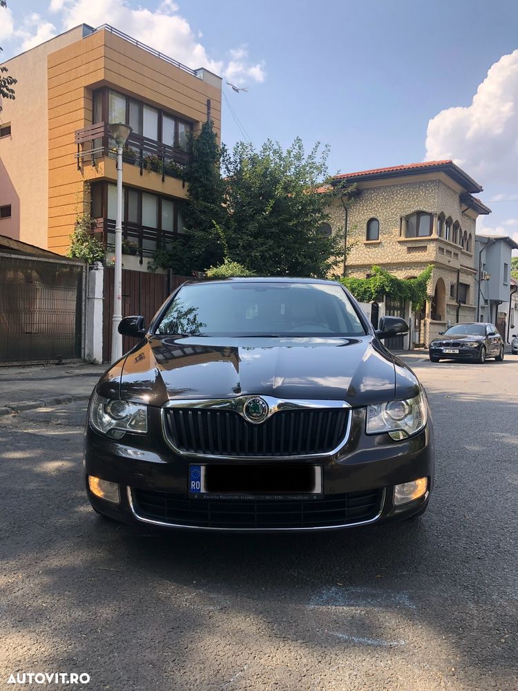 Skoda Superb 2.0 TDI 4X4 Elegance - 1