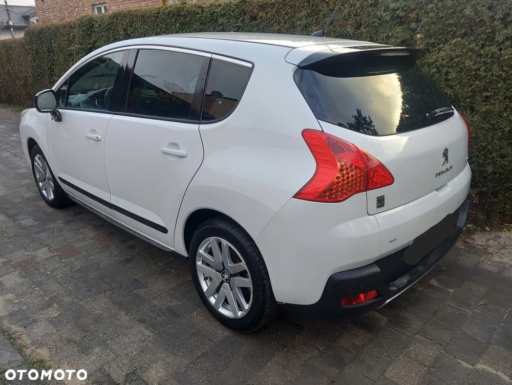 Peugeot 3008 Hybrid4 - 2