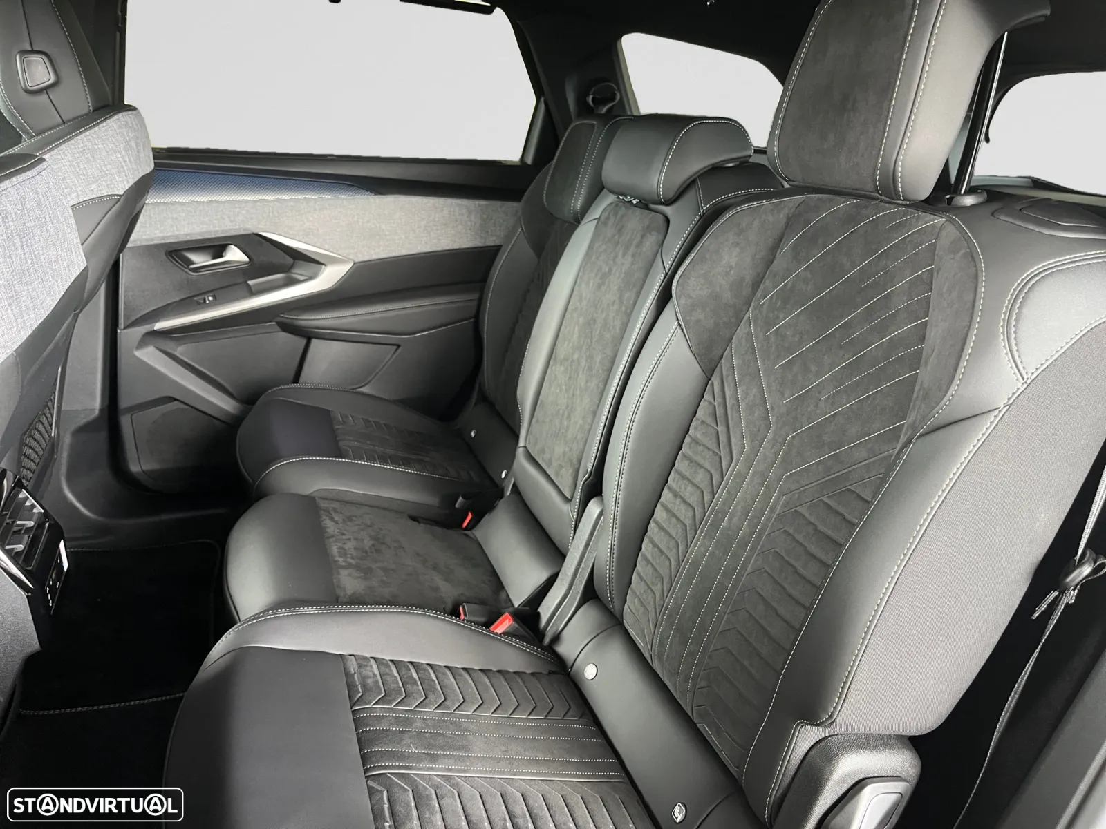 Peugeot E-5008 73 kWh GT - 15