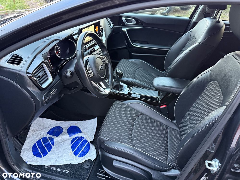 Kia Ceed 1.6 CRDi 136 ISG Dream-Team Edition - 5