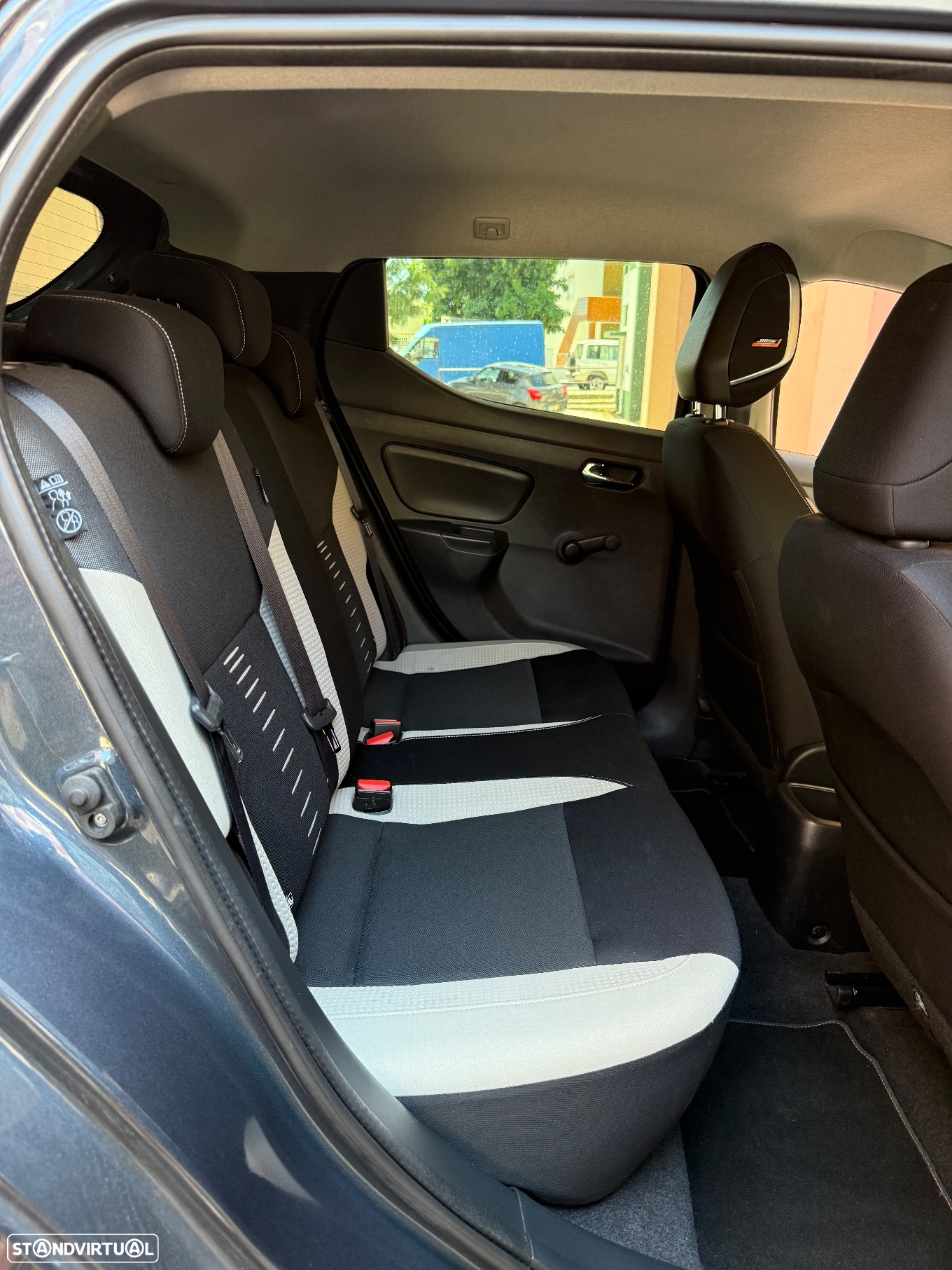 Nissan Micra 1.0 IG-T Tekna - 13