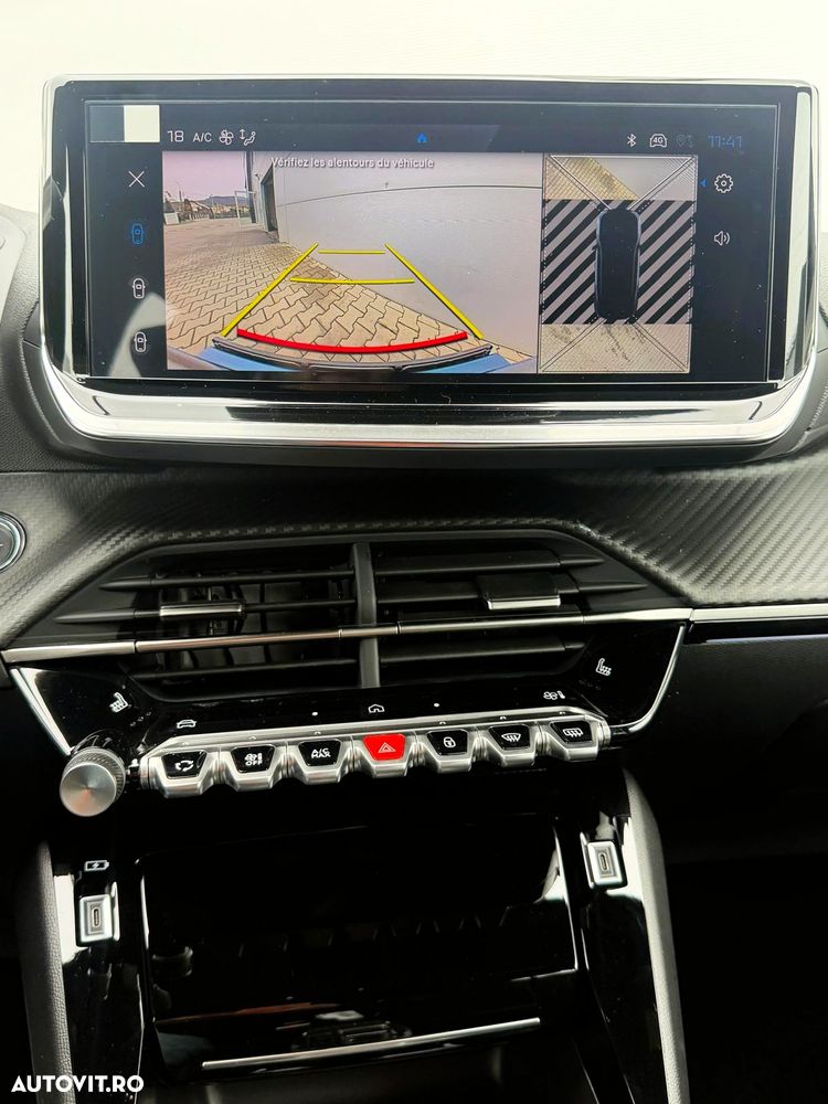 Peugeot 2008 1.2L e-DCS6 MHEV GT - 8