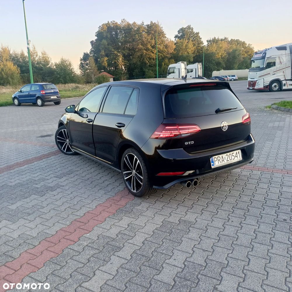 Volkswagen Golf - 3