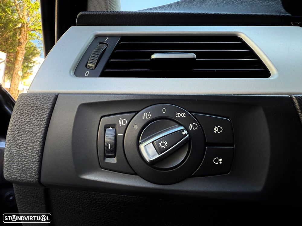 BMW 318 d LifeStyle - 16