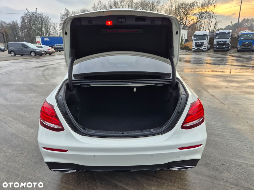 Mercedes-Benz Klasa E 220 d 4-Matic Avantgarde - 26