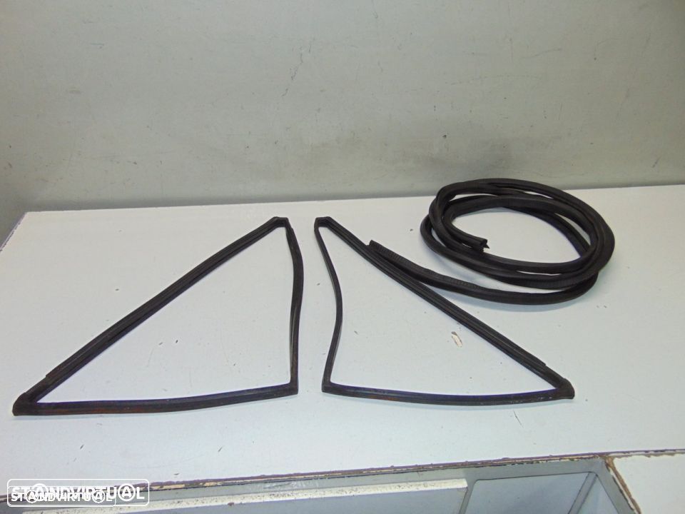 Peugeot 505 de 1986 - borracha da mala e borrachas dos vidros de trás - 1