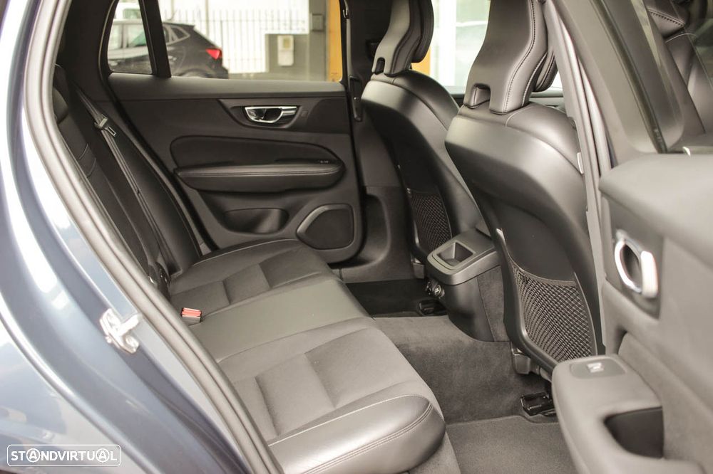 Volvo V60 D3 Momentum Pro - 8