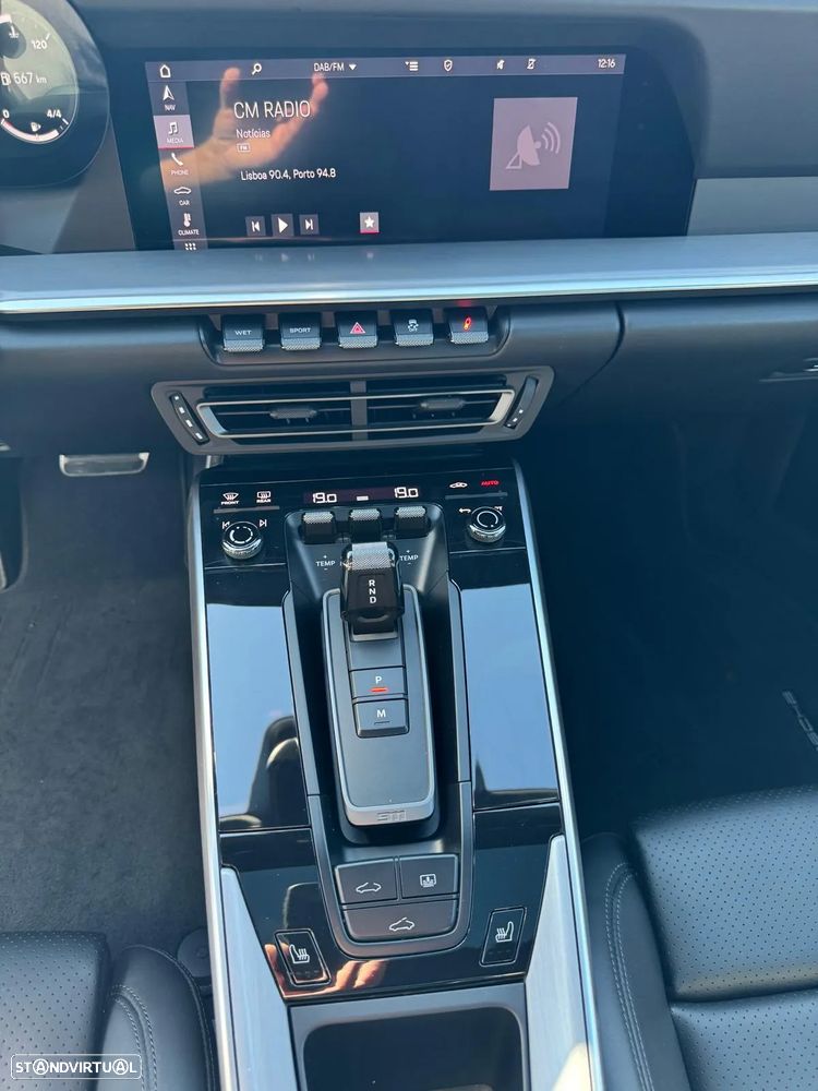 Porsche 911 (992) Carrera 4S PDK - 31