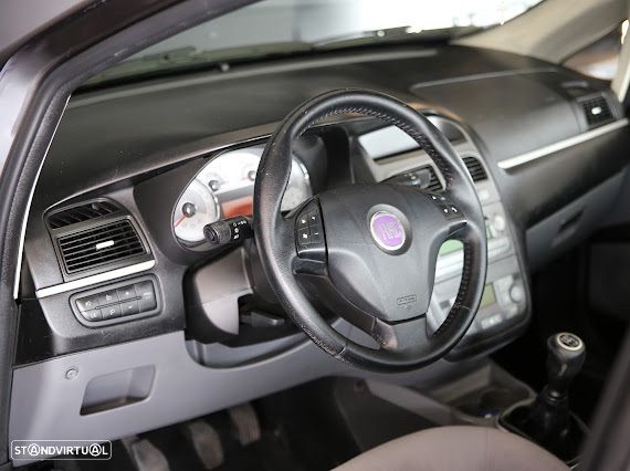 Fiat Linea 1.3 M-Jet Emotion - 15