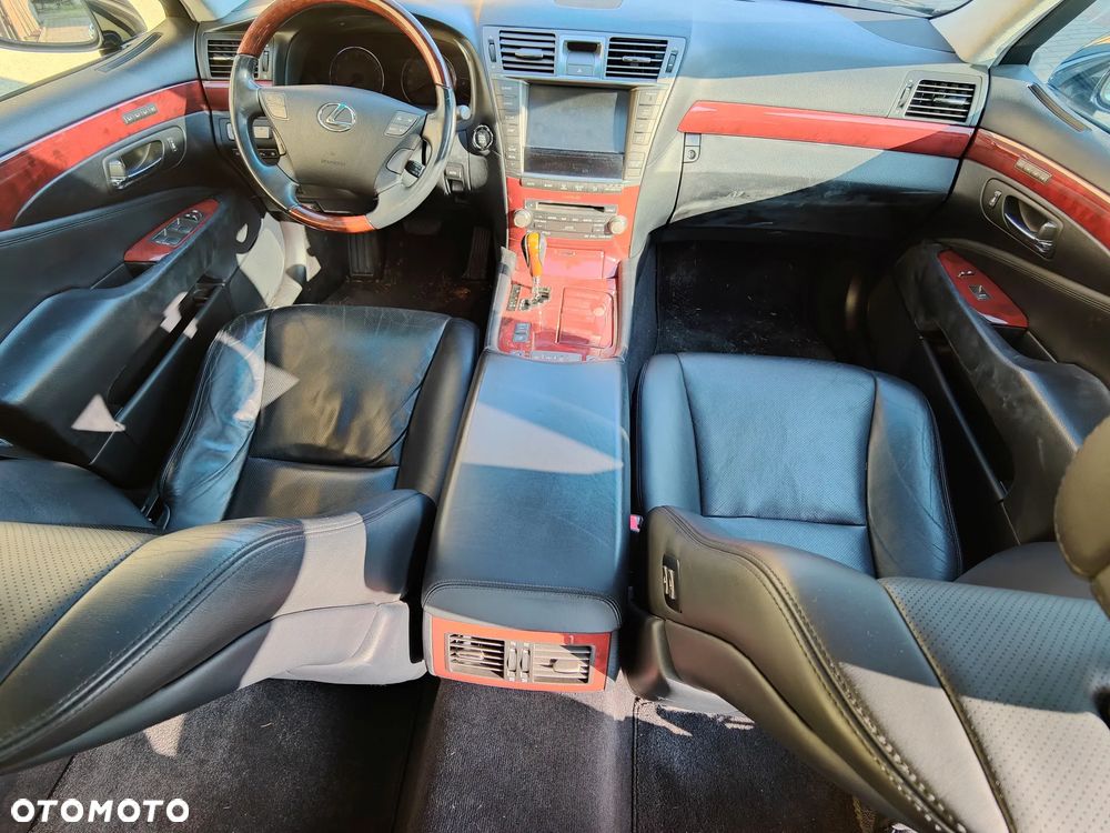 Lexus LS 460 AWD Impression Line - 29