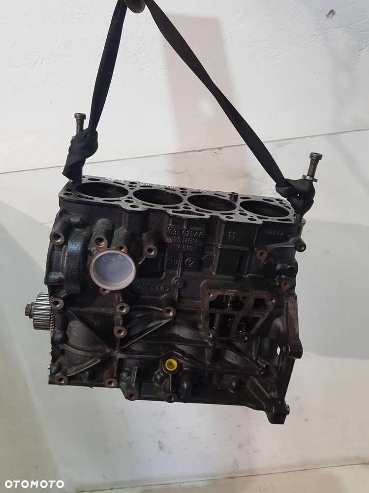 dół blok silnika 03l021ap vw transporter t5 2.0 tdi cfc - 2