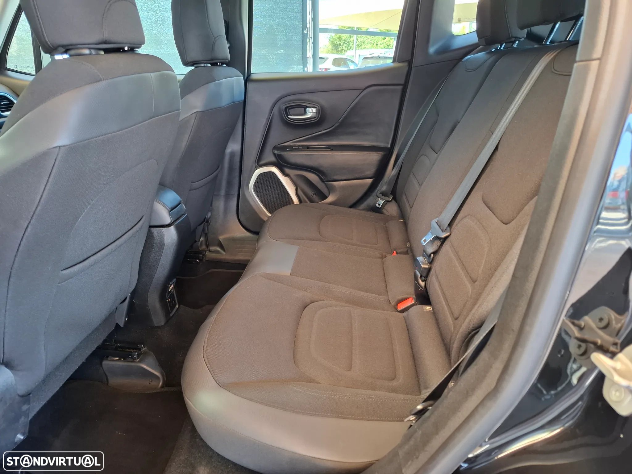 Jeep Renegade 1.6 MJD Limited - 26