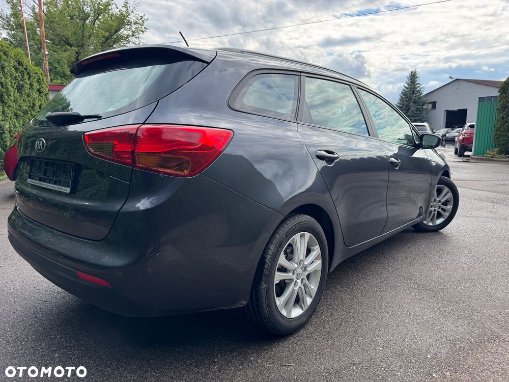 Kia Ceed 1.6 CRDi 128 ISG Fifa World Cup Edition - 24