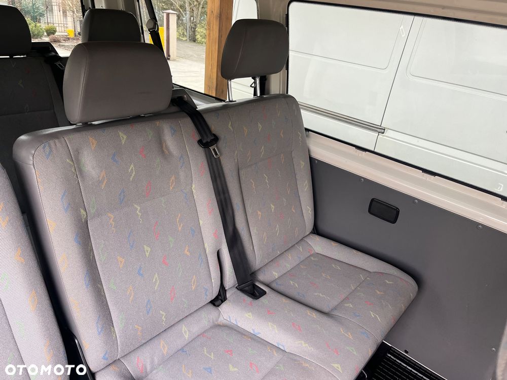 Volkswagen Transporter - 25