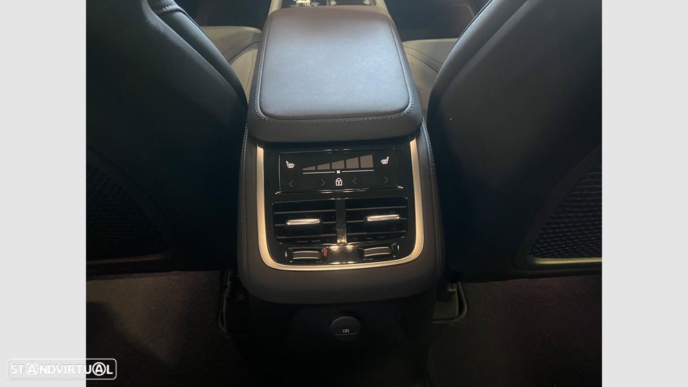 Volvo XC 90 2.0 T8 PHEV Core AWD - 12