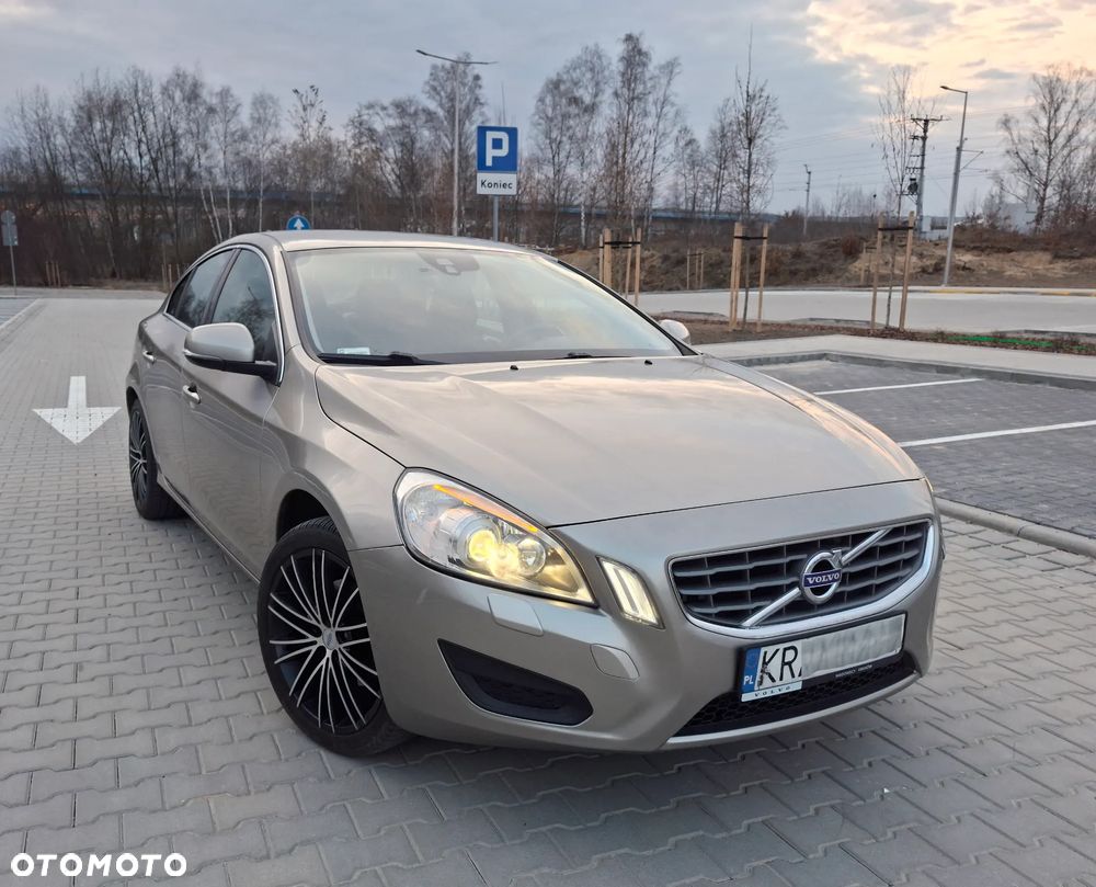 Volvo S60 T3 Momentum - 4