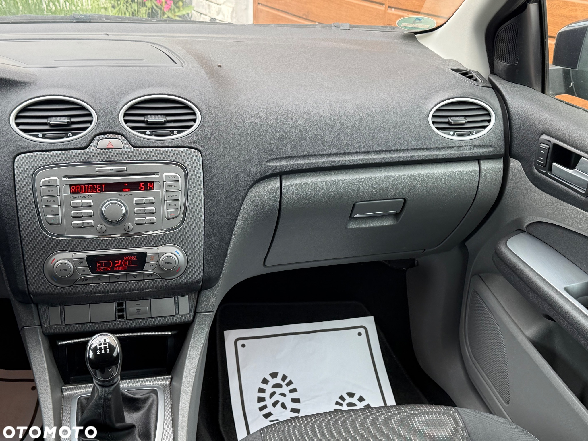 Ford Focus 1.8 Titanium - 8