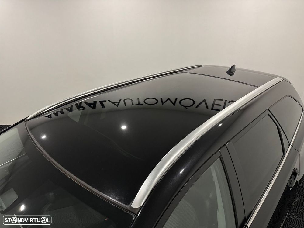 Toyota Auris Touring Sports 1.8 HSD Comfort +P.Techno+P.Sport - 17