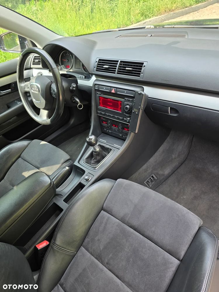 Audi A4 ver-avant-2-0-tdi-dpf-attraction - 31
