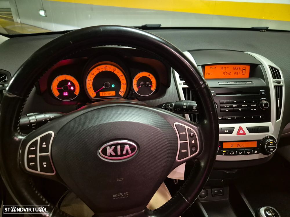 Kia Ceed SW 1.6 CRDi LX - 23